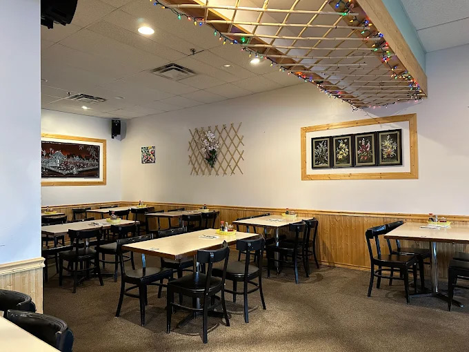 Vu's Garden Restaurant Interior 